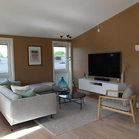 شقة Luxury 2 Bedroom On Floor In