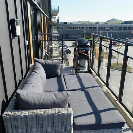 Luxury 2 Bedroom On Floor In Appartement