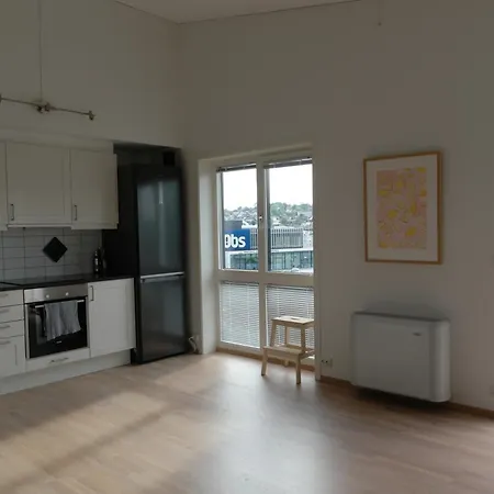 Luxury 2 Bedroom On Floor In Appartement *